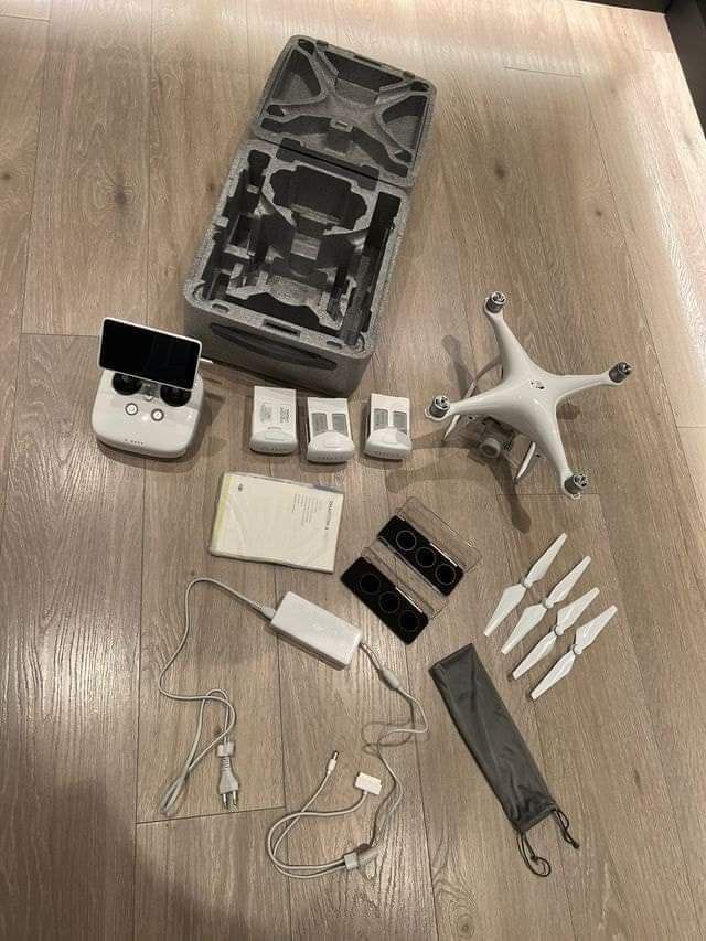 DJI Phantom 4 Pro Fly More Combo